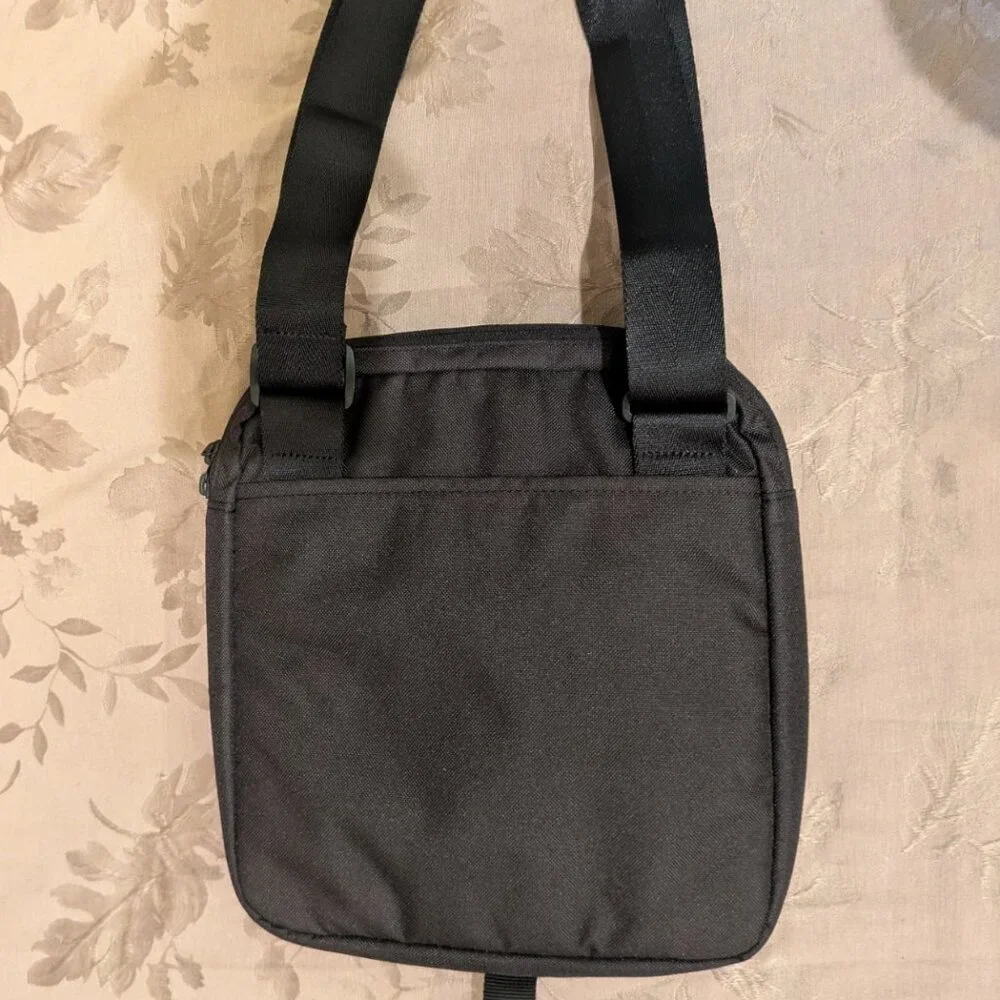 Eddie Bauer Crossbody Connect Tech Travel Day Bag, Gently Used! EUC